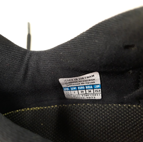 Mizuno volleyball shoes Sz 8.5 - Picture 3 of 5